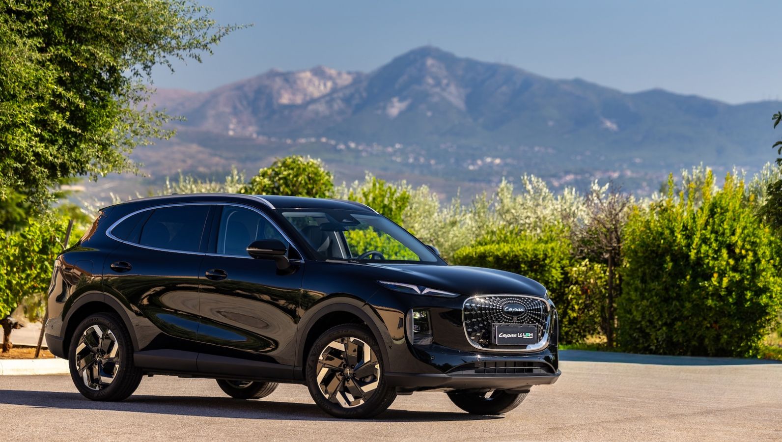 Lepas στην Ελλάδα: Τα L6 και L8 PHEV από 33.900 και 42.900 ευρώ